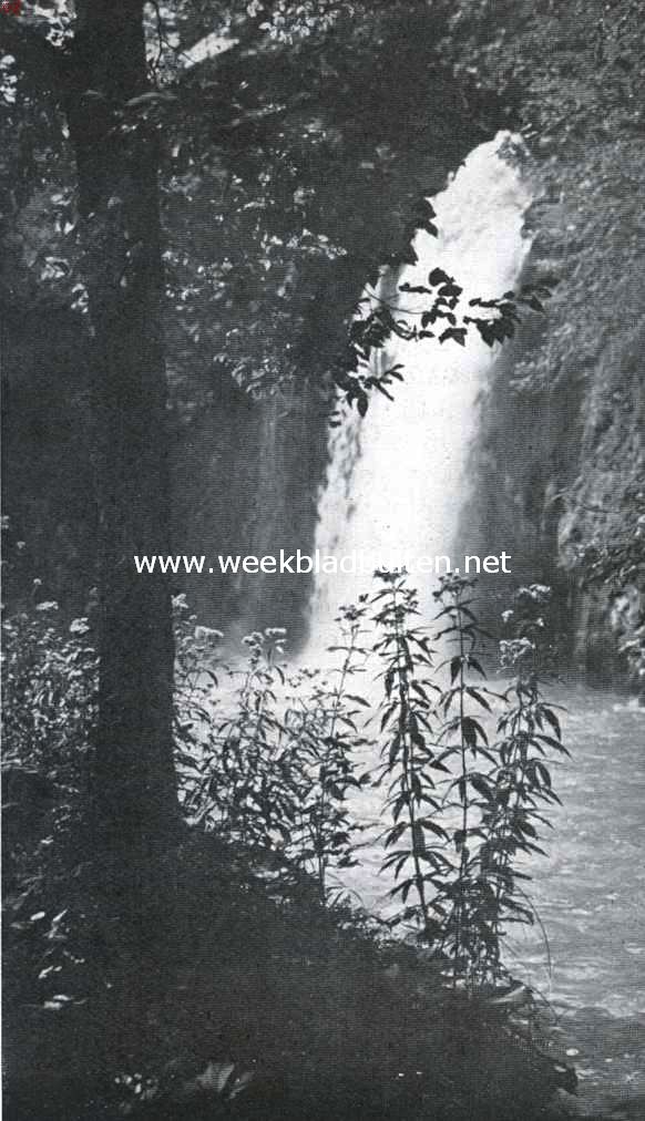 Bij Slovenen, Kroaten en Slavonen. Waterval in het merengebied van Plitvice
