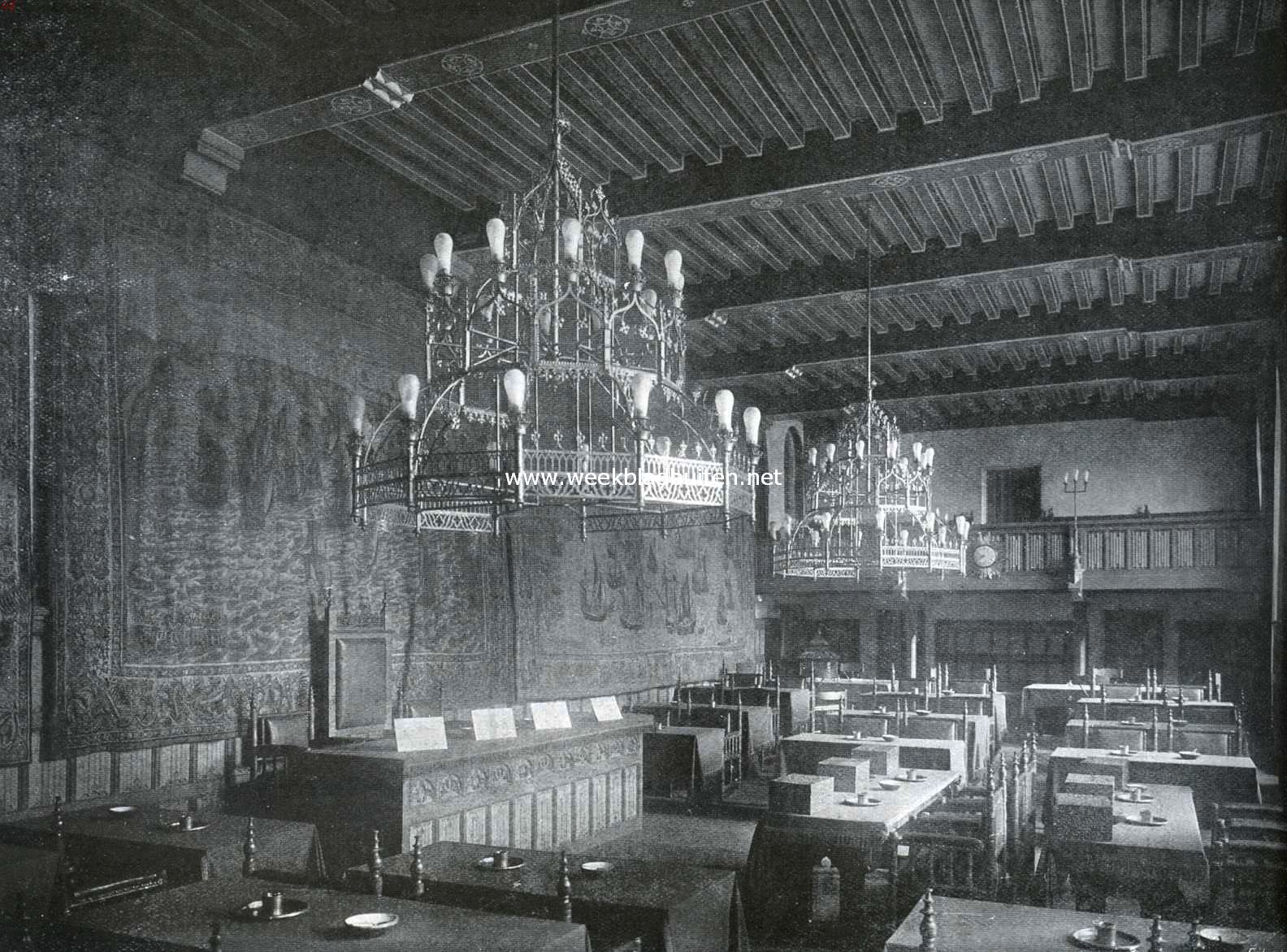 Walcheren, de tuin van Zeeland. De Statenzaal met twee der vijf gobelins van Johan de Maeght in de Abdij te Middelburg