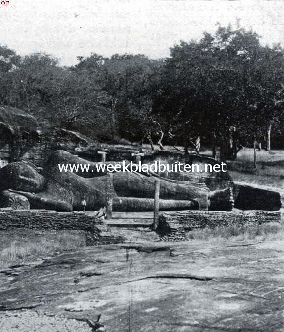 Reusachtige Boeddha bij Polonnaruwa