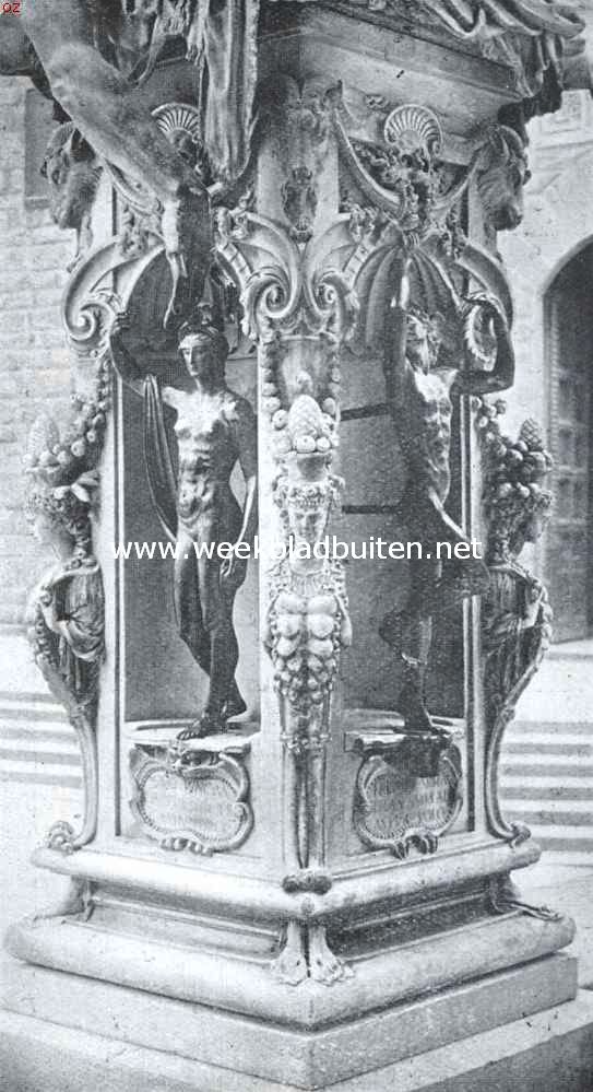 De wonderen van Florence. Het wit marmeren voetstuk met de bronzen middenfiguren van den Perseus te Florence