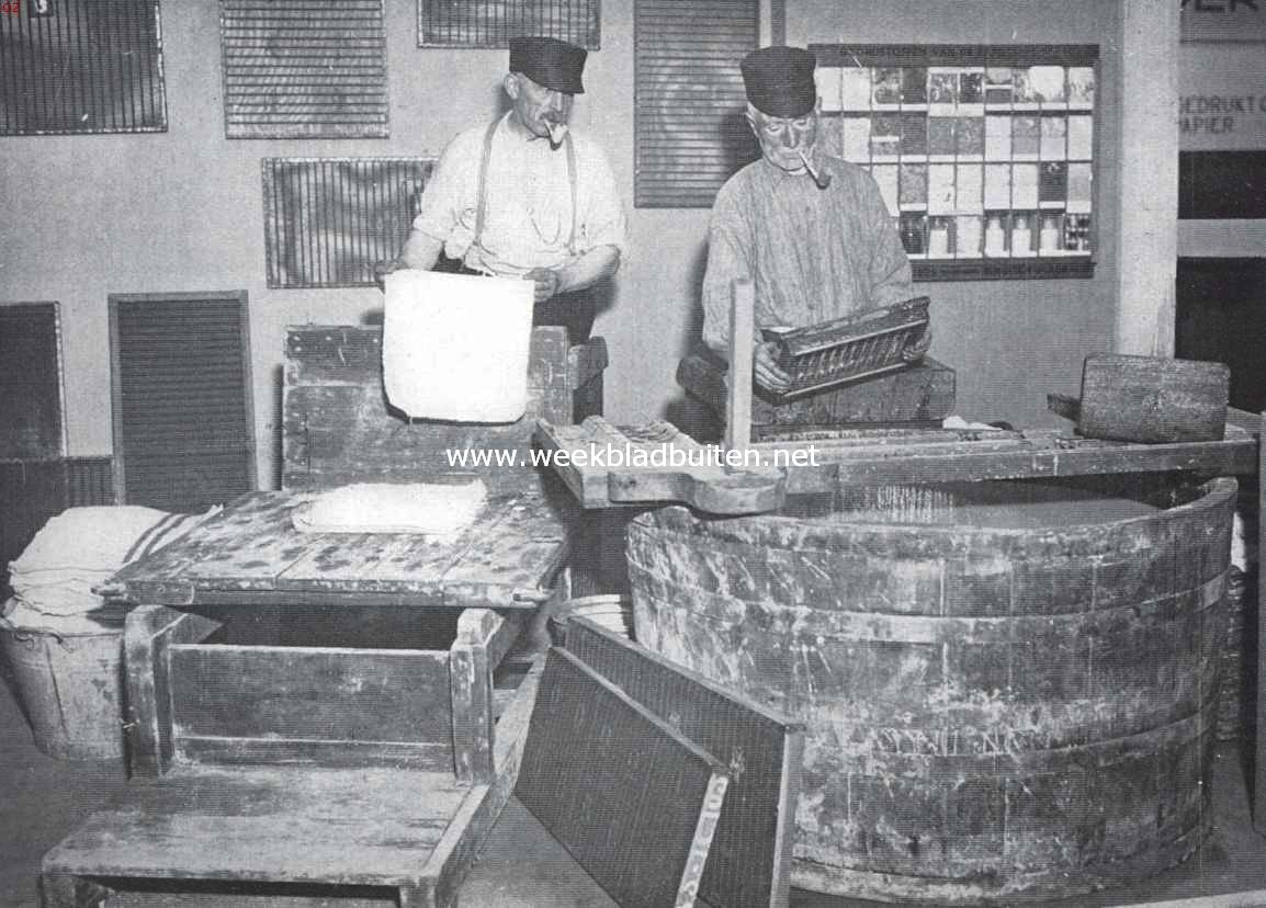 Schepper en koetser op de stand der firma Corvey op de grafische tentoonstelling te Utrecht (nov. 1934)