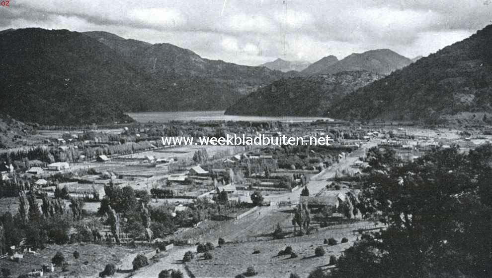 Een Argentijnsch Nationaal Park. San Martin de los Andes, met het Lacarmeer op den achtergrond