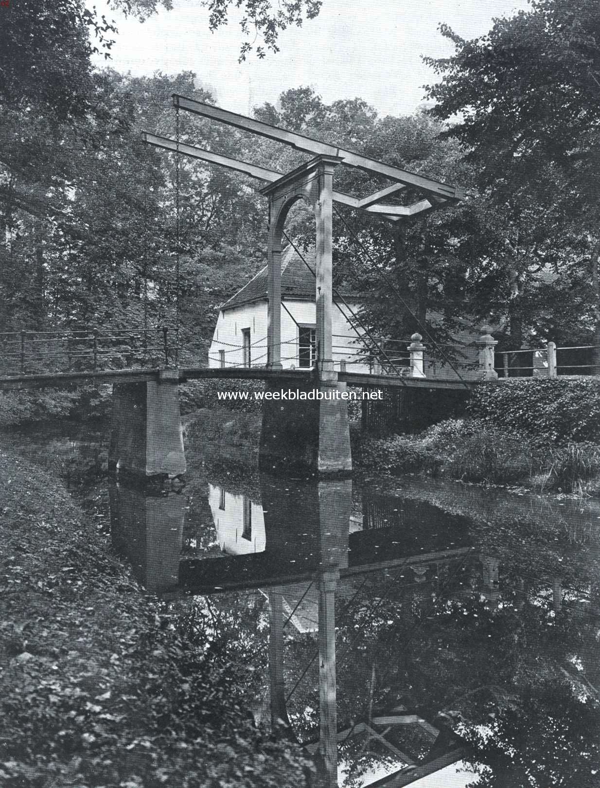 Slotgracht met ophaalbrug bij het voorplein van het Huis Neerijnen.( bij het artikel: 