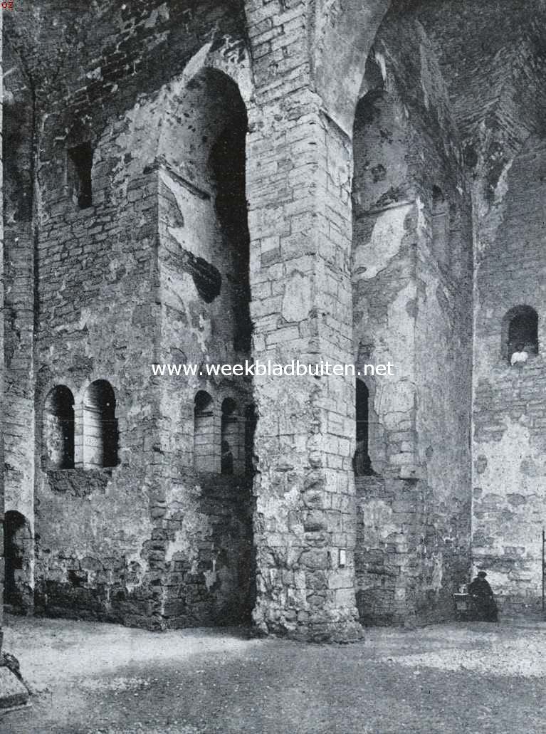 Wisby, de oude Hanzestad. In de rune van de St. Hanskerk te Wisby