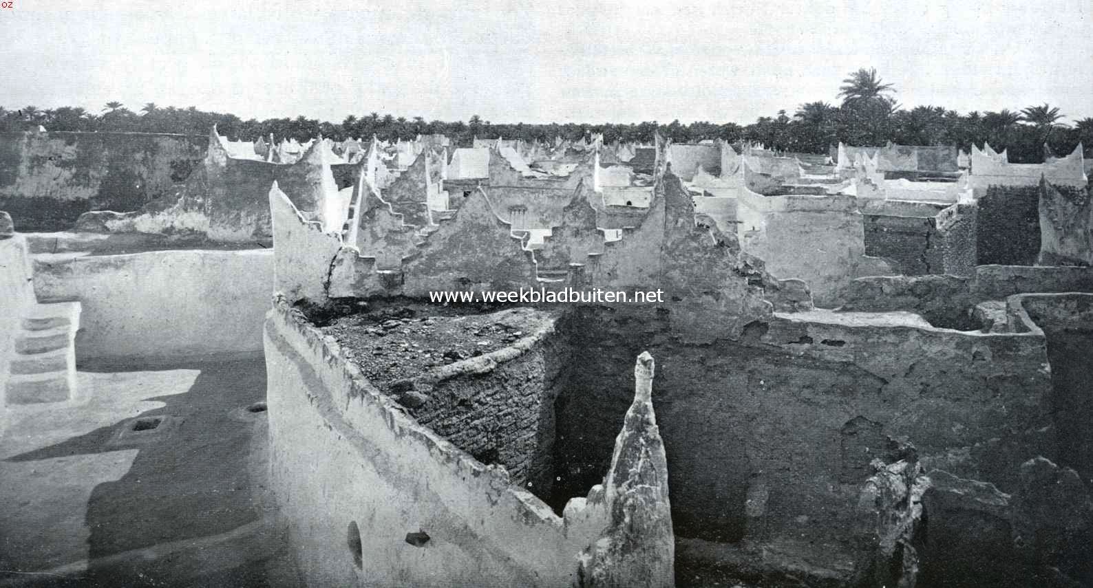Reizen in Tripoli. De daken der toeareg-woningen te Gadams