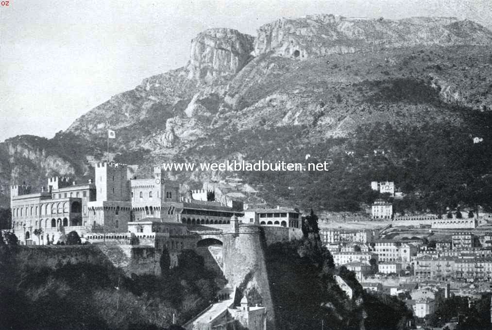 Monte-Carlo bij avond. Het paleis van den prins van Monaco