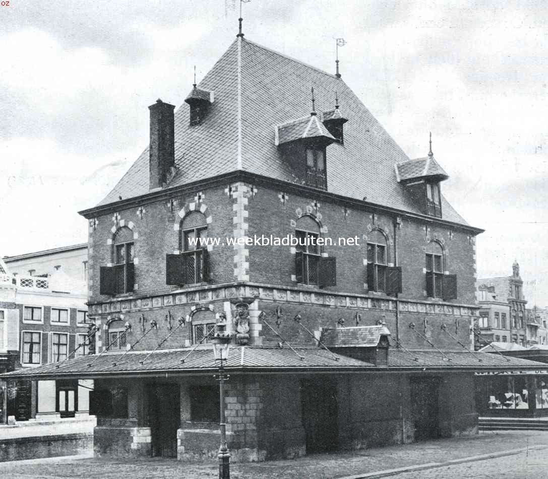 Bij het vijfhonderdjarig jubileum van Leeuwarden. Het Waaggebouw te Leeuwarden