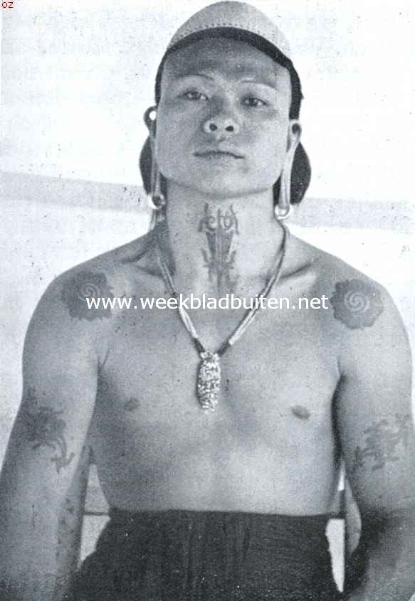 Tatoeeren. Getatoeerde man der Apo Kajan, op de grens van Nederl. en Britsch Borneo