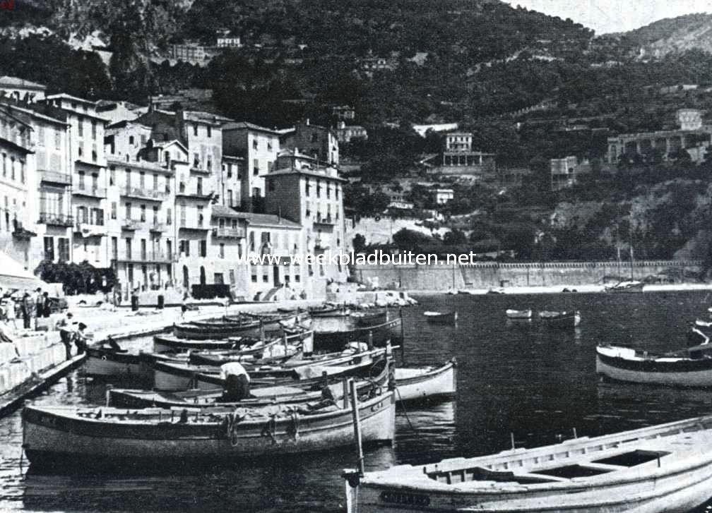 Pittoresk Villefranche-sur-Mer. Visschershuizen aan de kade van Villefranche-sur-Mer