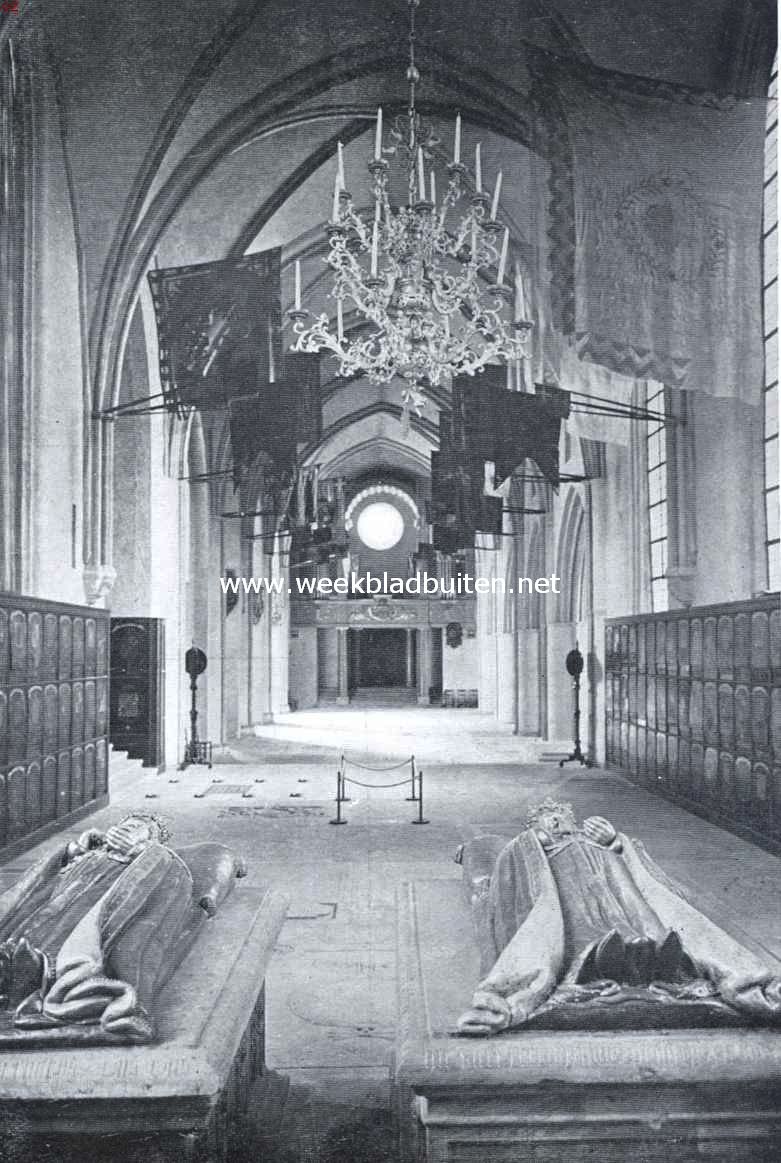 In de Riddarholmskerk te Stockholm. Op den voorgrond de tomben van koning Magnus Ladulas, die de kerk omstreeks 1280 stichtte en koning Karl Knutson (overleden 1470)