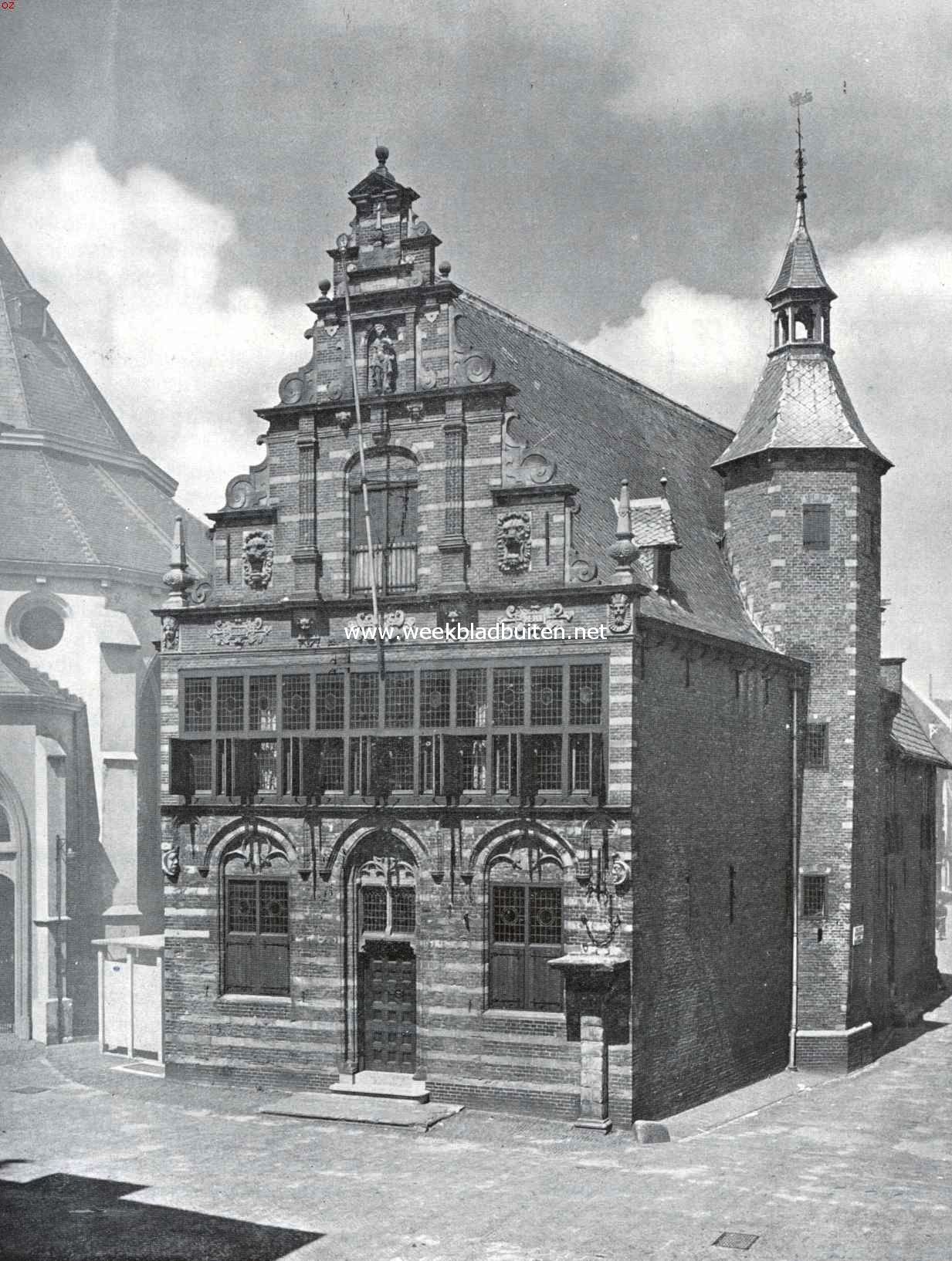 Het voormalige stadhuis, thans kantongerecht te Woerden. Het benedengedeelte is van 1501, het bovengedeelte van 1601-1614