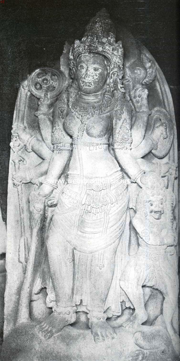 Tempelschoonheid in Java. Sjiwa als goeroe (leeraar), beeld van het tempelcomplex van Prambanan