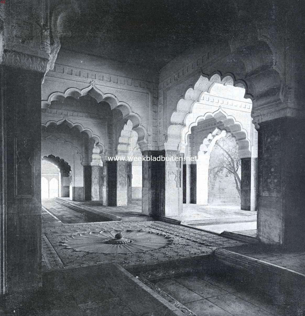 Indische vorstinnen. Rang Mahal in het fort te Delhi
