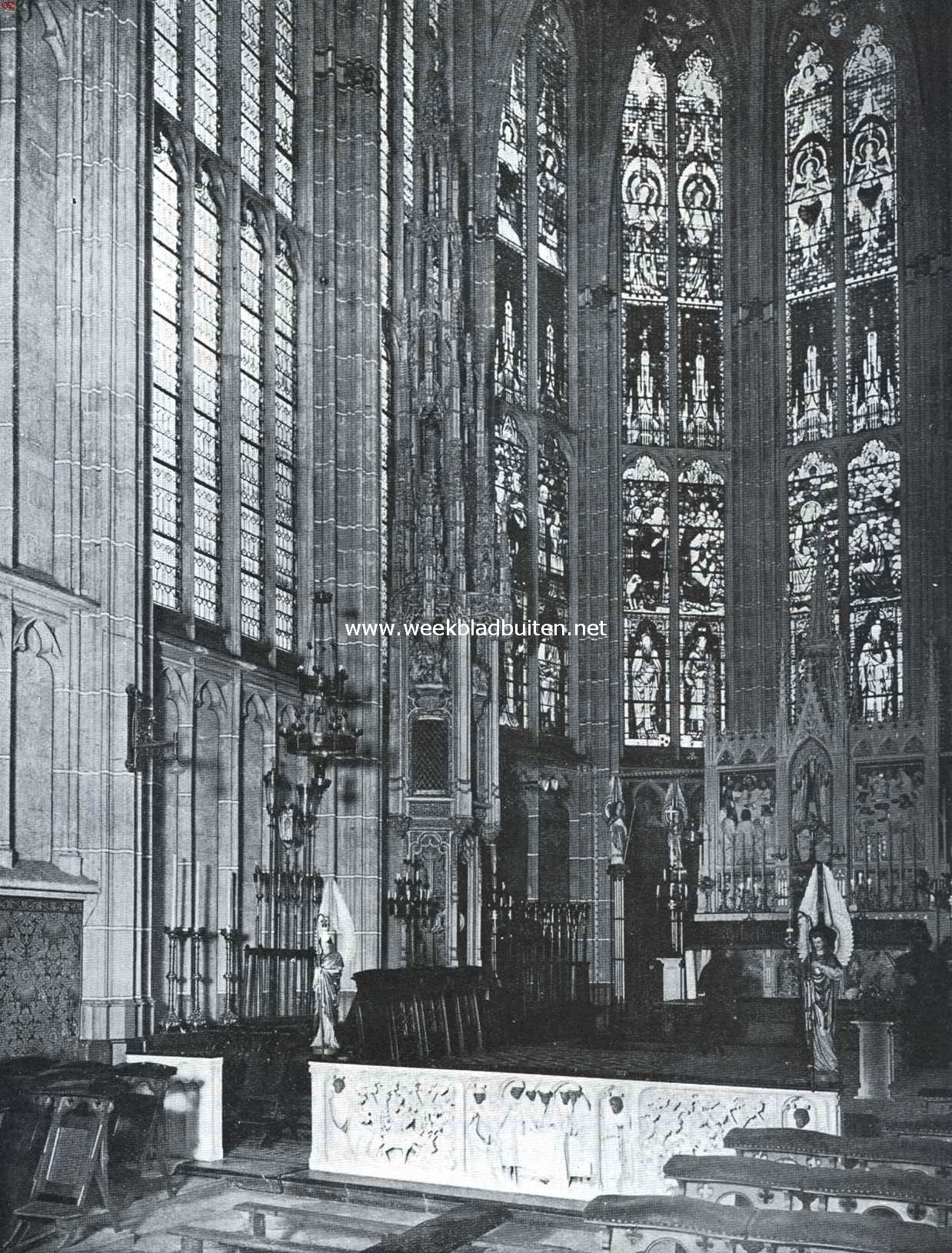 Een plaats van historische beteekenis: Meerssen. Koor der St. Bartholomeskerk met (ongeveer in 't midden) sacramentshuisje (ongeveer 1520)