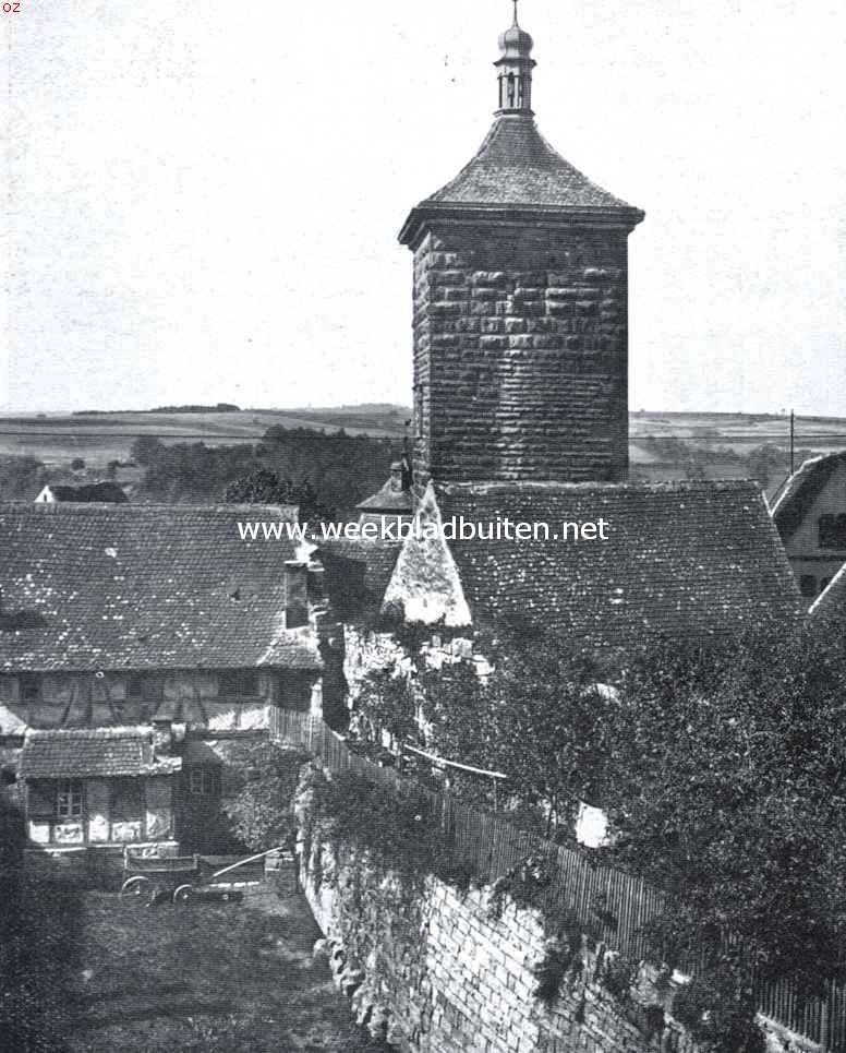 Rothenburg ob der Tauber. Stadsmuur bij de Kobenzellerpoort te Rothenburg ob der Tauber