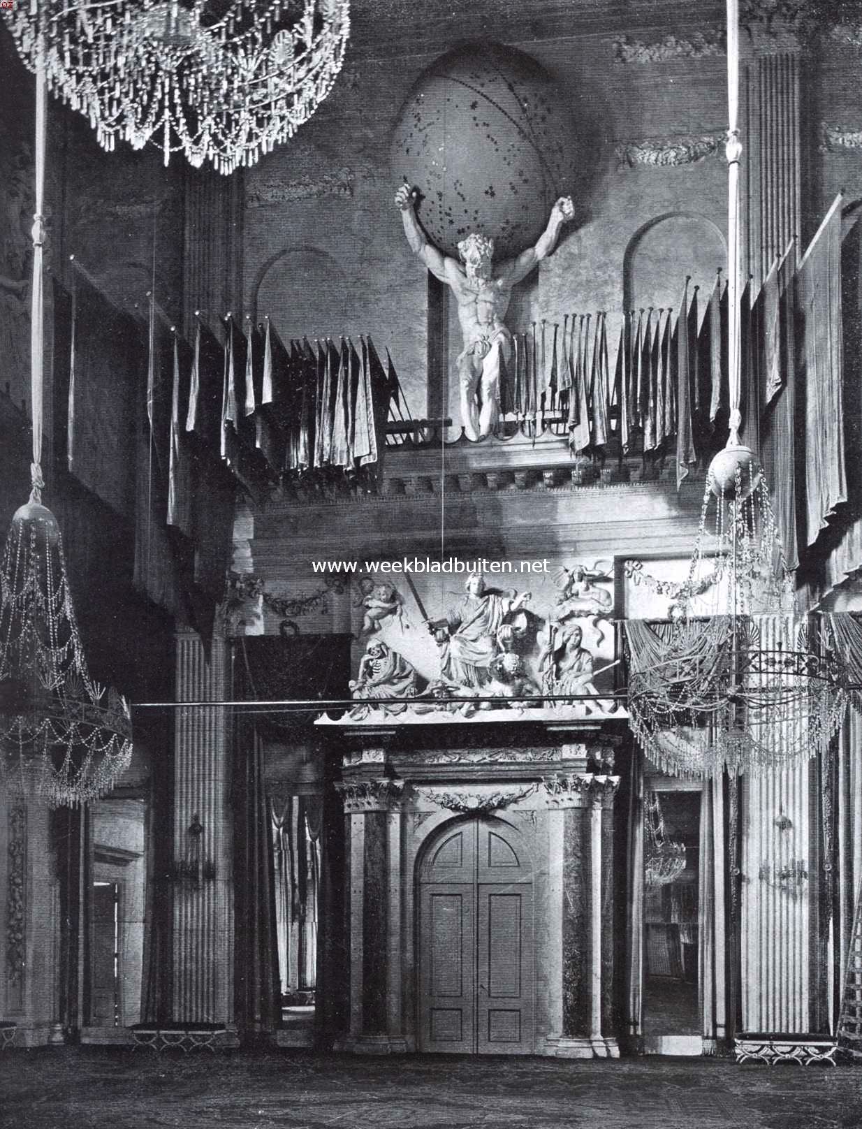 De westelijke wand der Burgerzaal in het Amsterdamsche Stadhuis-Paleis, dat nu hoogstwaarschijnlijk Rijkseigendom gaat worden