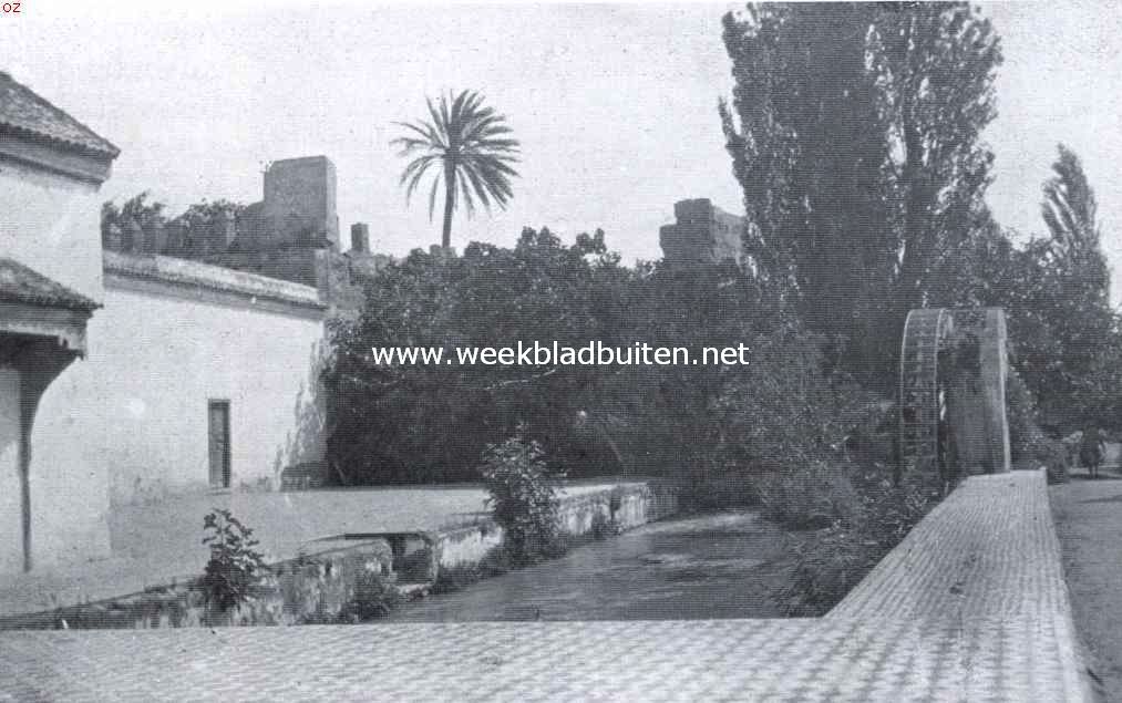 In een paleistuin. Rechts een bevloeingsrad
