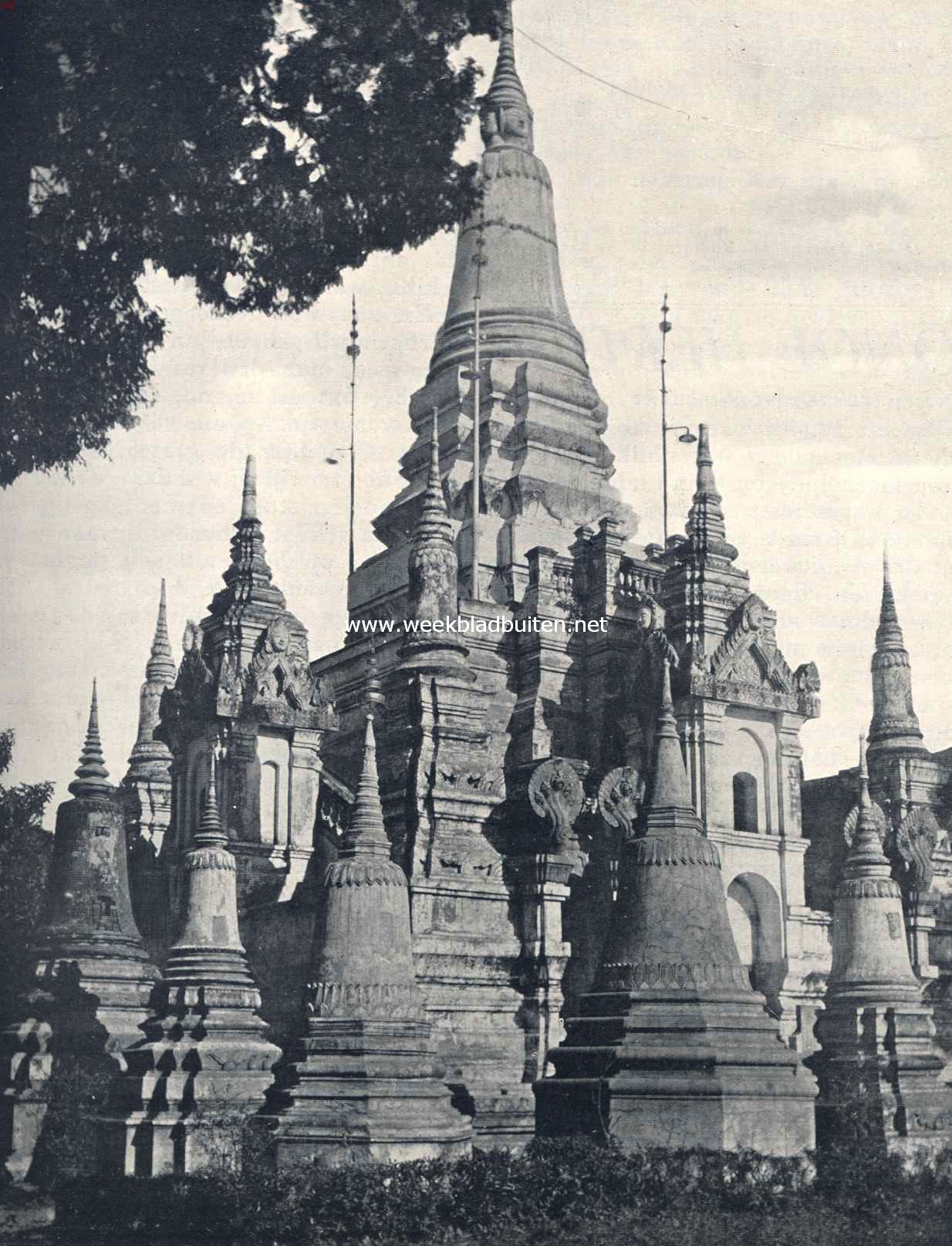 Een moderne Boeddhistische pagode in Cambodja (Fransch Indo-China)