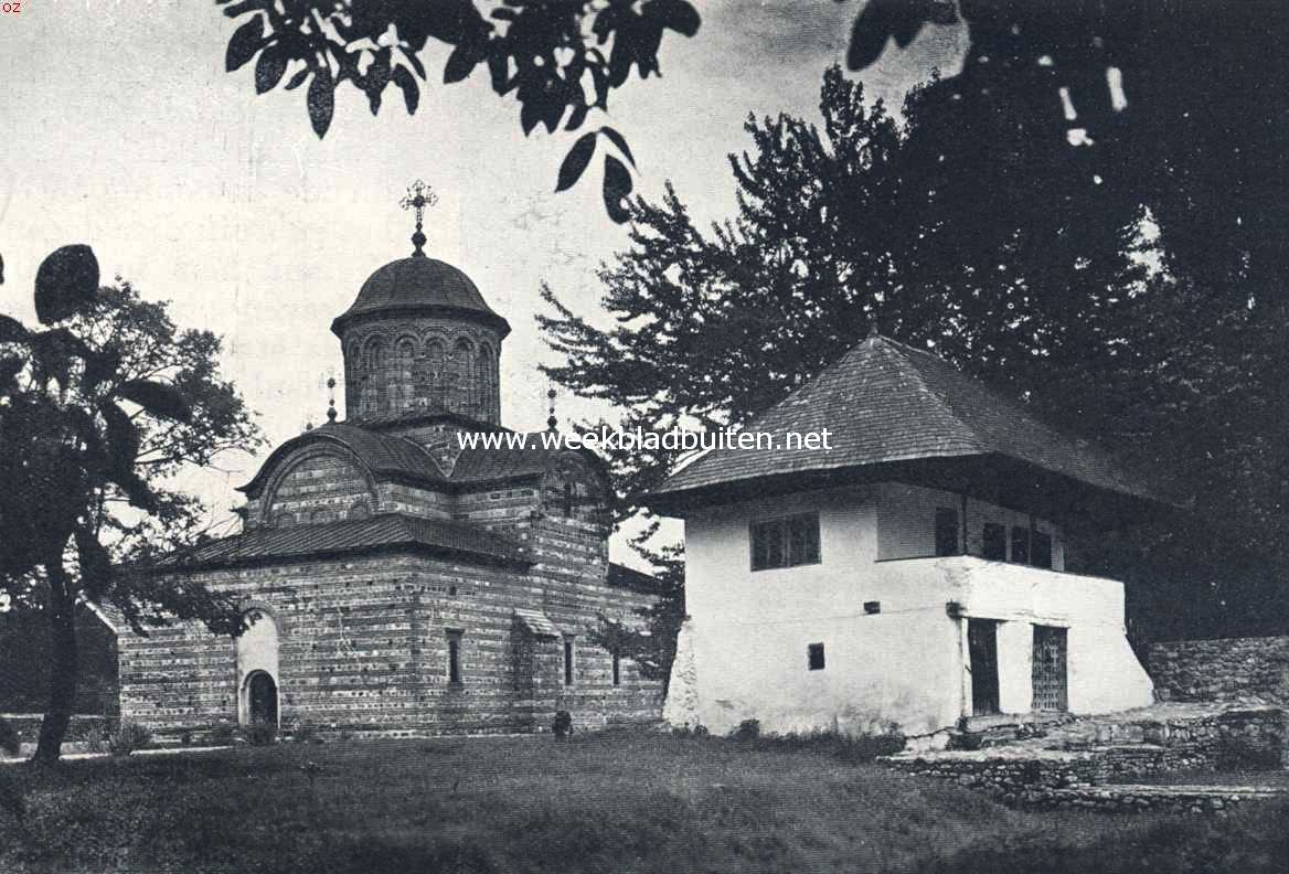 Van de Byzantijnsche Biserica Domneasca te Curtea de Arges zijn alle wanden en plafonds geheel bedekt met fresco's, van welke vele uit de 14e eeuw dateeren