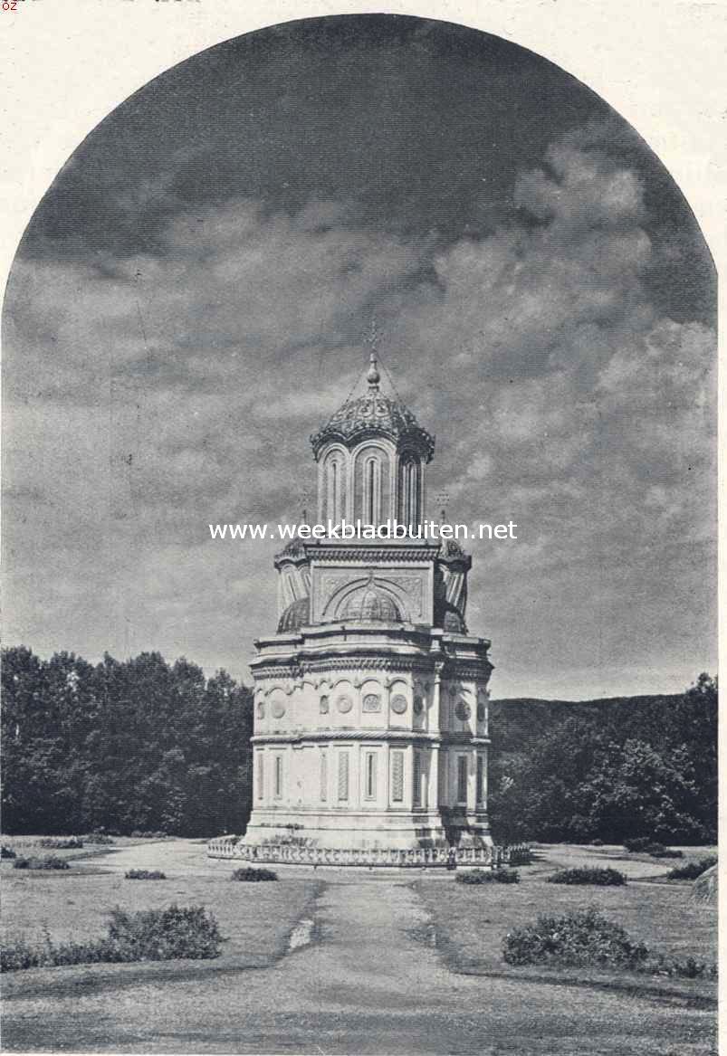 In de kathedraal van Curtea de Arges (hier gezien van het koninklijk zomerpaleis) zijn koning Karel I, koningin Elisabeth (Carmen Sylva) en koning Ferdinand I bijgezet