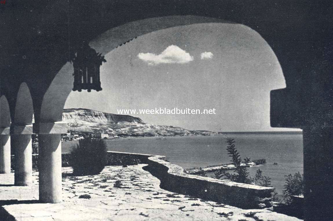 Aan de Roemeensche kust. Bij de pier van het koninklijk paleis te Balcic