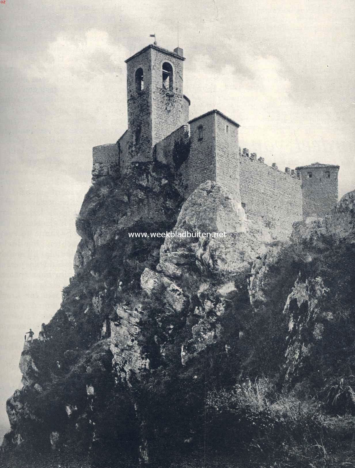 Het kasteel van San Marino. Het geheel door Itali omgeven republiekje