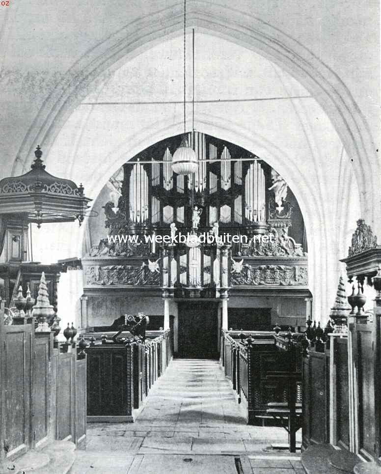 Interieur van de kerk te Leens, welke in de 13e eeuw gebouwd is
