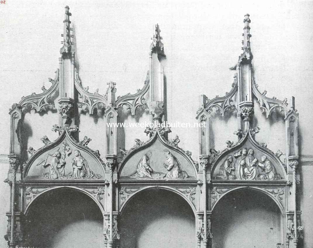 Bovengedeelte van het driezetelige Leviten-gestoelte in het klooster van Ter Apel. Met voorstelling van: blijde boodschap aan Maria, de geboorte van Jezus, de aanbidding der koningen